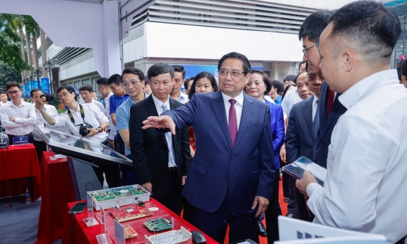 Thủ tướng: Khoa học công nghệ, đổi mới sáng tạo, chuyển đổi số không có giới hạn, biên giới, không phân biệt tuổi tác, giới tính, tôn giáo