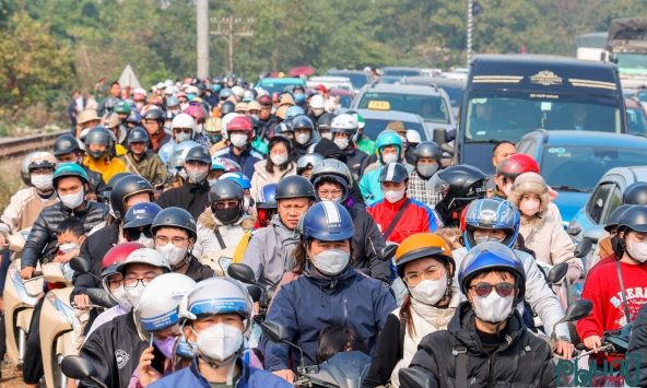 Giao thông ngày 30/4: Tai nạn giảm sâu, ùn tắc vẫn là thách thức