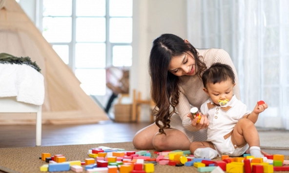 Nuôi con thời AI - Dùng AI tạo sinh hỗ trợ nuôi dạy trẻ: Trợ thủ ảo nhưng hữu ích thật (dành cho trẻ từ 0-2 tuổi)