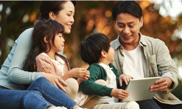 Nuôi con thời AI - Lúc ở nhà mẹ cũng là cô giáo: Khi bài học không chỉ nằm trong sách giáo khoa (dành cho trẻ từ 6-10 tuổi)