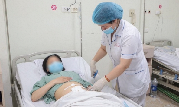 Tự ý dùng thuốc giảm đau, cô gái suýt chết vì ruột thừa vỡ lúc nào không hay