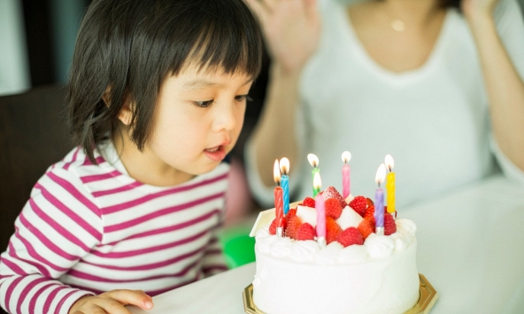 Tiết kiệm thay vì hoành tráng: Sinh nhật và bài toán kinh tế của người cha đơn thân