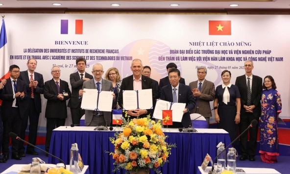 Thắt chặt hợp tác khoa học – giáo dục Việt – Pháp trong khuôn khổ chuyến thăm của Tổng thống Emmanuel Macron