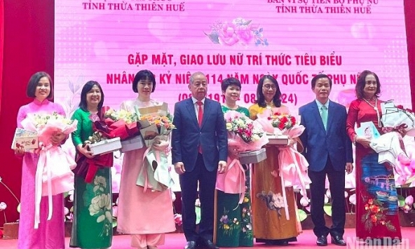 Vai trò của nữ trí thức thành phố Huế đối với phát triển khoa học và công nghệ ở địa phương trong kỷ nguyên số