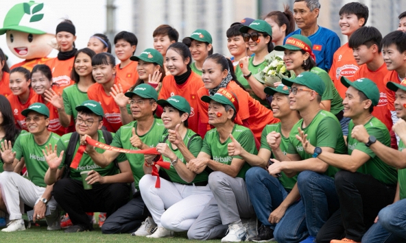 Herbalife Việt Nam tiếp sức các Đội tuyển Bóng đá Quốc gia: Lan tỏa dinh dưỡng khoa học và tinh thần thể thao