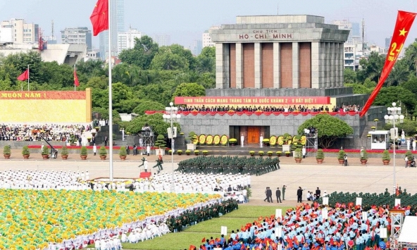 Hà Nội rộn ràng chào mừng 80 năm Cách mạng Tháng Tám và Quốc khánh 2/9