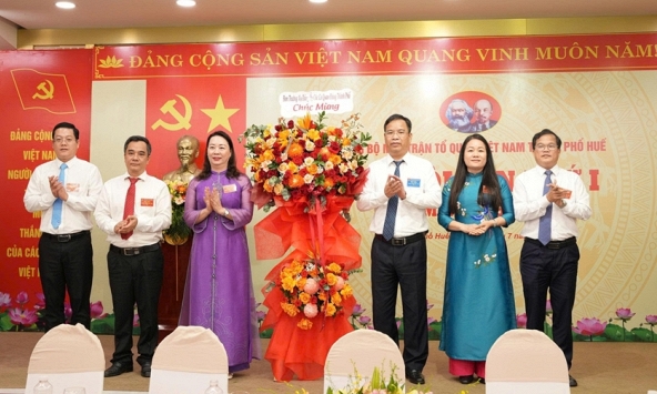 Bà Nguyễn Thị Ái Vân, Chủ tịch Hội Nữ trí thức Huế được bầu làm Bí thư Đảng ủy Mặt trận Tổ quốc Huế