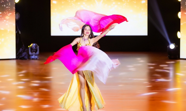 Miss Talent Vietnam 2024, Tân Lê: Giám khảo, Vũ công Belly Dancer truyền lửa và tỏa sáng tại Miss Earth Peace Business 2025