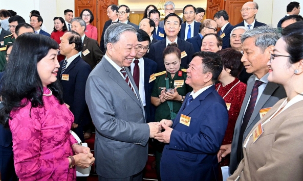 Tổng Bí thư Tô Lâm: Đội ngũ nữ trí thức luôn là lực lượng tiên phong khai sáng dân trí, phát triển khoa học công nghệ