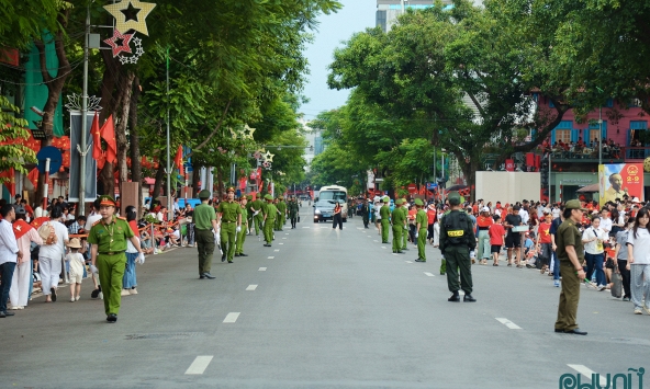 Điều chỉnh mới về cấm và hạn chế lưu thông từ 12h ngày 27/8 đến 2h sáng 28/8 phục vụ sơ duyệt diễu binh