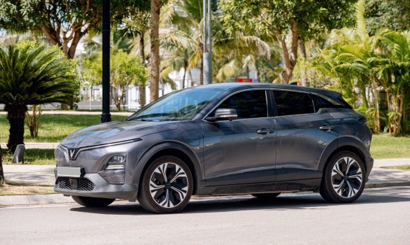Khách Việt kể chuyện đổi xe xăng sang VinFast VF 6 vì cảm giác lái gây nghiện, chi phí rẻ giật mình