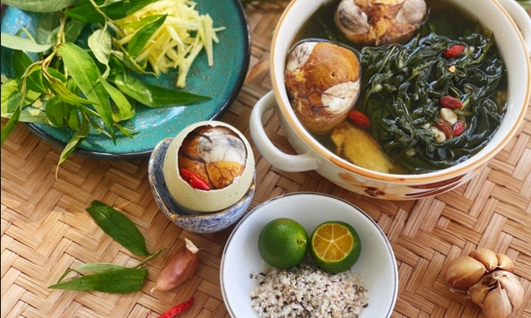 Ba món ăn dân dã từ ngải cứu mang lại lợi ích đặc biệt cho phụ nữ