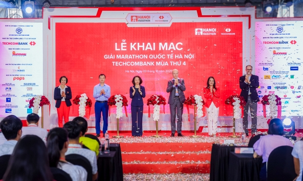 Khai mạc Giải Marathon Quốc tế Hà Nội Techcombank mùa thứ 4