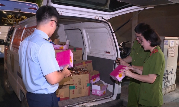 Hà Nội: Thu giữ gần 4.000 bánh Trung thu không rõ nguồn gốc, cảnh báo nguy cơ mất an toàn thực phẩm