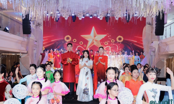 NTK Hoàng Ly và hành trình 30 năm gìn giữ tà áo dài truyền thống Việt Nam