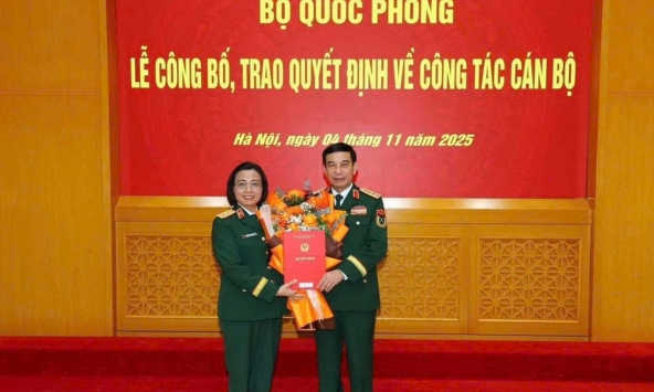 Nữ Phó Giám đốc Bệnh viện Trung ương Quân đội 108 được thăng quân hàm Trung tướng