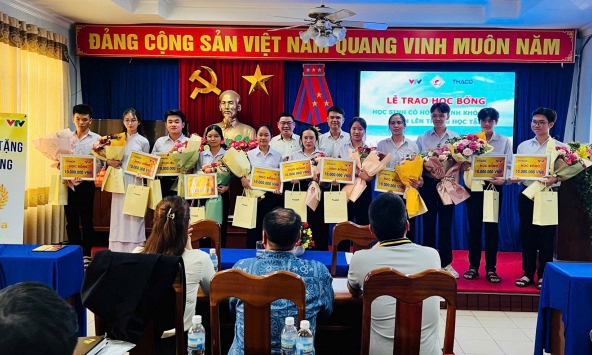 THACO tiếp sức học sinh vượt khó, mở rộng cơ hội tiếp cận công nghệ