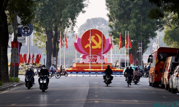 Hà Nội rực rỡ cờ, hoa, hân hoan chào mừng Đại hội XIV của Đảng
