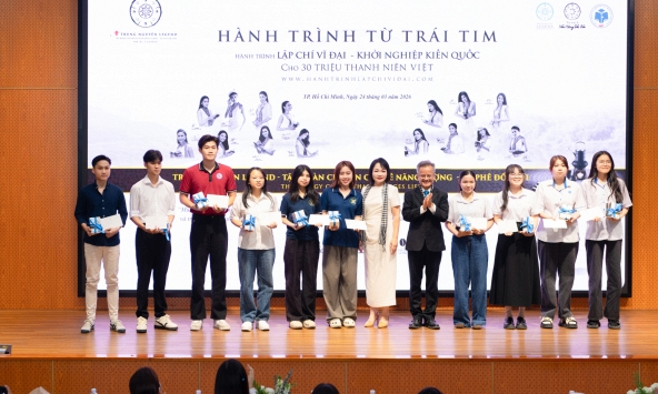 Trao sách, trao niềm tin: Hành trình bồi đắp nền tảng tri thức cho người trẻ