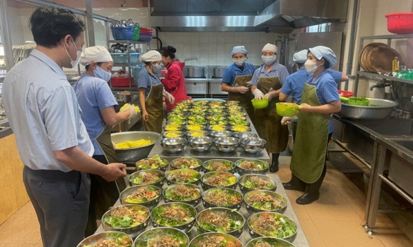 Bộ Y tế siết chặt an toàn thực phẩm bếp ăn tập thể sau vụ 300 tấn thịt lợn bệnh