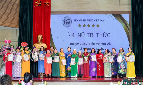 Dấu mốc 15 năm của Hội Nữ trí thức Việt Nam