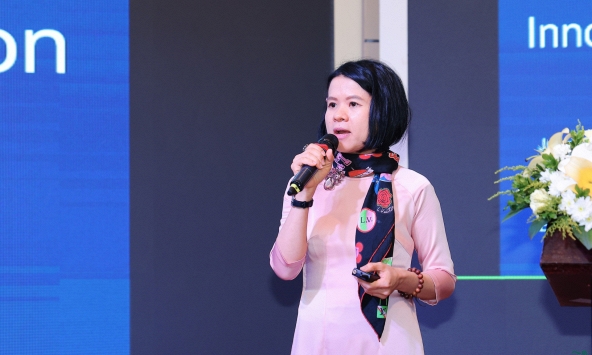 Bài học từ Anh trong hỗ trợ nữ khoa học thương mại hóa nghiên cứu