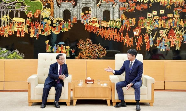Phó Thủ tướng, Bộ trưởng Bộ Tư pháp Lào bắt đầu chuyến thăm và làm việc tại Việt Nam
