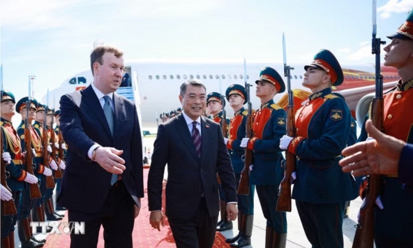 Thủ tướng Lê Minh Hưng đến Kazan dự Hội nghị Cấp cao kỷ niệm 35 năm quan hệ ASEAN-Nga