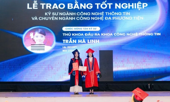 Nữ thủ khoa Công nghệ thông tin với bảng thành tích nghiên cứu khoa học và Olympic Toán học ấn tượng