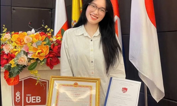 Thủ khoa ngành Kinh tế tìm thấy đam mê nghiên cứu sau những đêm thức trắng chạy số liệu