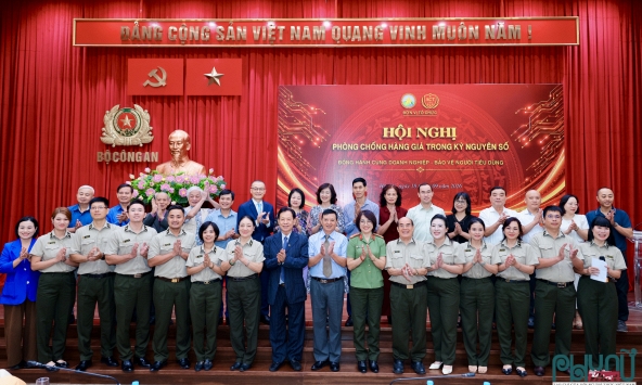 Chống hàng giả trong kỷ nguyên số: Doanh nghiệp cần chủ động nhận diện và bảo vệ thương hiệu