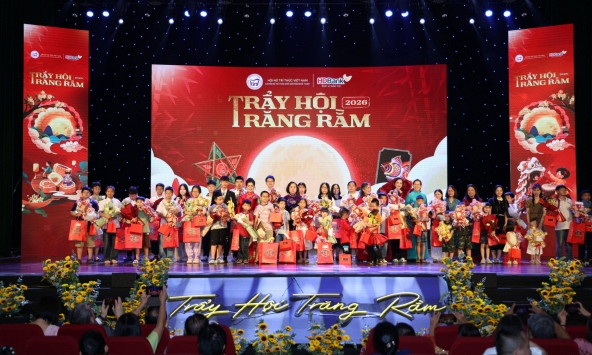 “Trẩy hội Trăng Rằm” – món quà Trung thu từ Chi hội Nữ trí thức Khối Văn hóa Nghệ thuật