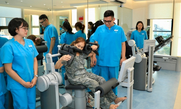 Ra mắt tổ hợp chăm sóc sức khỏe người cao tuổi, kết nối khám chữa bệnh với phục hồi và sinh hoạt