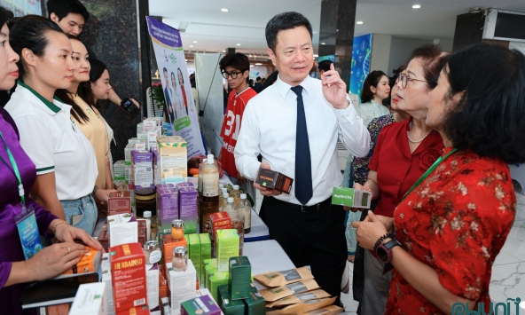 Thúc đẩy thương mại hóa sản phẩm khoa học và công nghệ sinh học