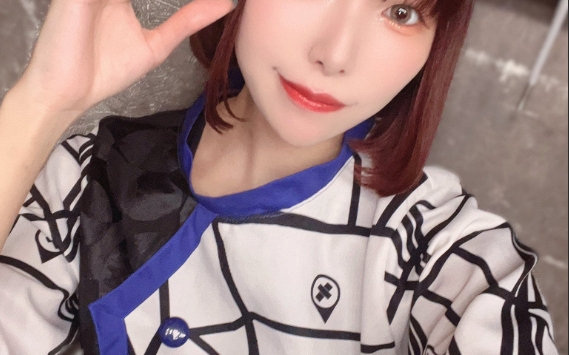 Liều lĩnh tạo thử thách gập bụng theo lượt like, hot girl gợi cảm 'méo mặt' khi thấy con số, trả nợ nửa năm chưa xong