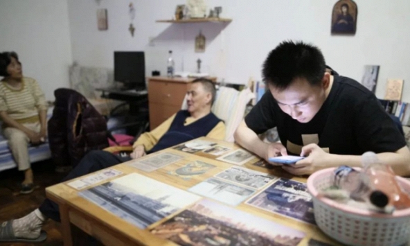 Cảnh sống thực của một thanh niên 30 tuổi chen chúc với bố mẹ trong căn nhà 30m2: Chật vật theo đuổi 'thứ đam mê bị xem là hão huyền'