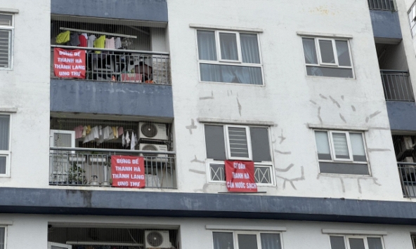 Diễn biến mới vụ hàng trăm hộ dân chung cư ở Hà Nội yêu cầu làm rõ nguồn nước sạch gây mẩn ngứa