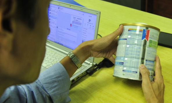 'Sữa cỏ', sữa giả, sữa kém chất lượng tràn lan: Chuyên gia dinh dưỡng cảnh báo