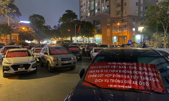 Chủ đầu tư phớt lờ kết luận của chính quyền, cư dân Goldmark City vẫn khổ sở vì bị cắt 'lốt' gửi xe