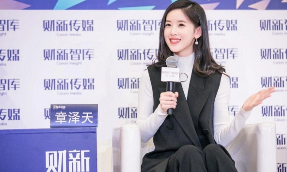 'Hot girl trà sữa' năm nào giờ đã là nữ tỷ phú trẻ nhất Trung Quốc: Cởi bỏ nét thuần khiết để khoác lên mình sự chín chắn thành đạt