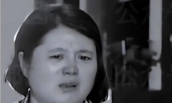 Thấy nam sinh giống hệt chồng cũ, người phụ nữ đau đớn phát hiện con trai đã chết 17 năm trước vẫn còn sống