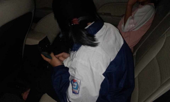 Giải cứu thành công 2 nữ sinh lớp 8 nghi bị người đàn ông lạ dụ dỗ bỏ nhà đi