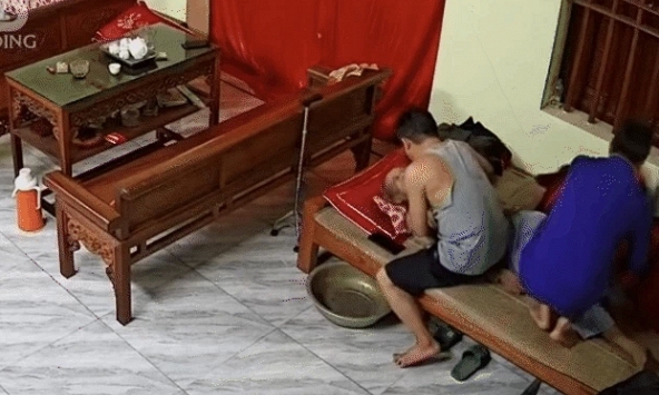 Đoạn clip 30s cùng tiếng gọi 'ông ơi' không lời đáp khiến chúng ta khựng lại, à thì ra 'sinh lão bệnh tử' là như thế