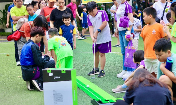 Rời xa điện thoại, iPad, cuối tuần này đưa con đến công viên Thống Nhất leo núi, bắn cung tại Lễ hội ẩm thực Pháp các mẹ nhé!