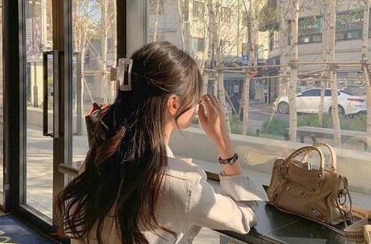 Vay mẹ vợ cũ 500 triệu gần 20 năm không trả, thấy bà mới bán nhà, cựu anh rể của tôi cũng về khoanh chân đợi chia tài sản