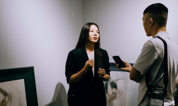 Khai mạc triển lãm “Lớp lang cảm xúc” của hoạ sĩ Sophie Trịnh