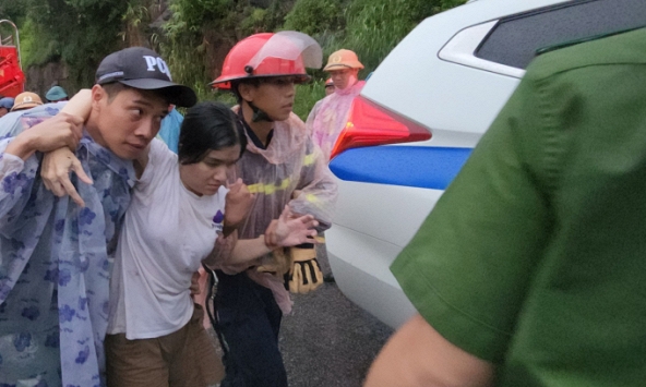 Thủ đoạn tàn độc của nữ nghi phạm đầu độc người tình rồi lao ô tô xuống đèo Bảo Lộc phi tang: Cẩn thận thử trước xyanua trên mèo