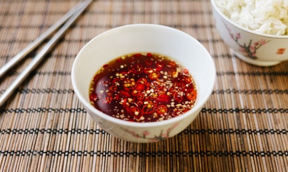 Quê hương là mùi nước mắm