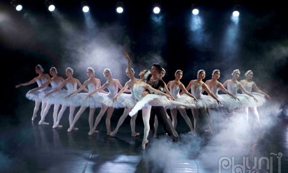 Biên đạo múa Trần Ly Ly lần đầu đưa vở ballet kinh điển Hồ Thiên Nga ra công diễn ngoài trời