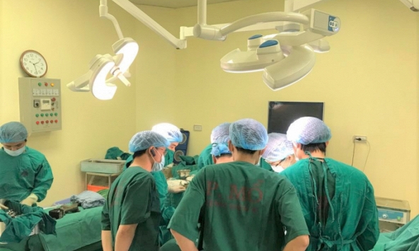 Việt Nam lần đầu tiên cắt bỏ thành công khối u xương chày, phục hồi hoàn toàn chân cho bệnh nhân